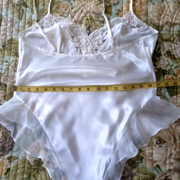 Vintage Victoria's Secret Teddy Bridal Bodysuit, size M - Picture 11 of 16
